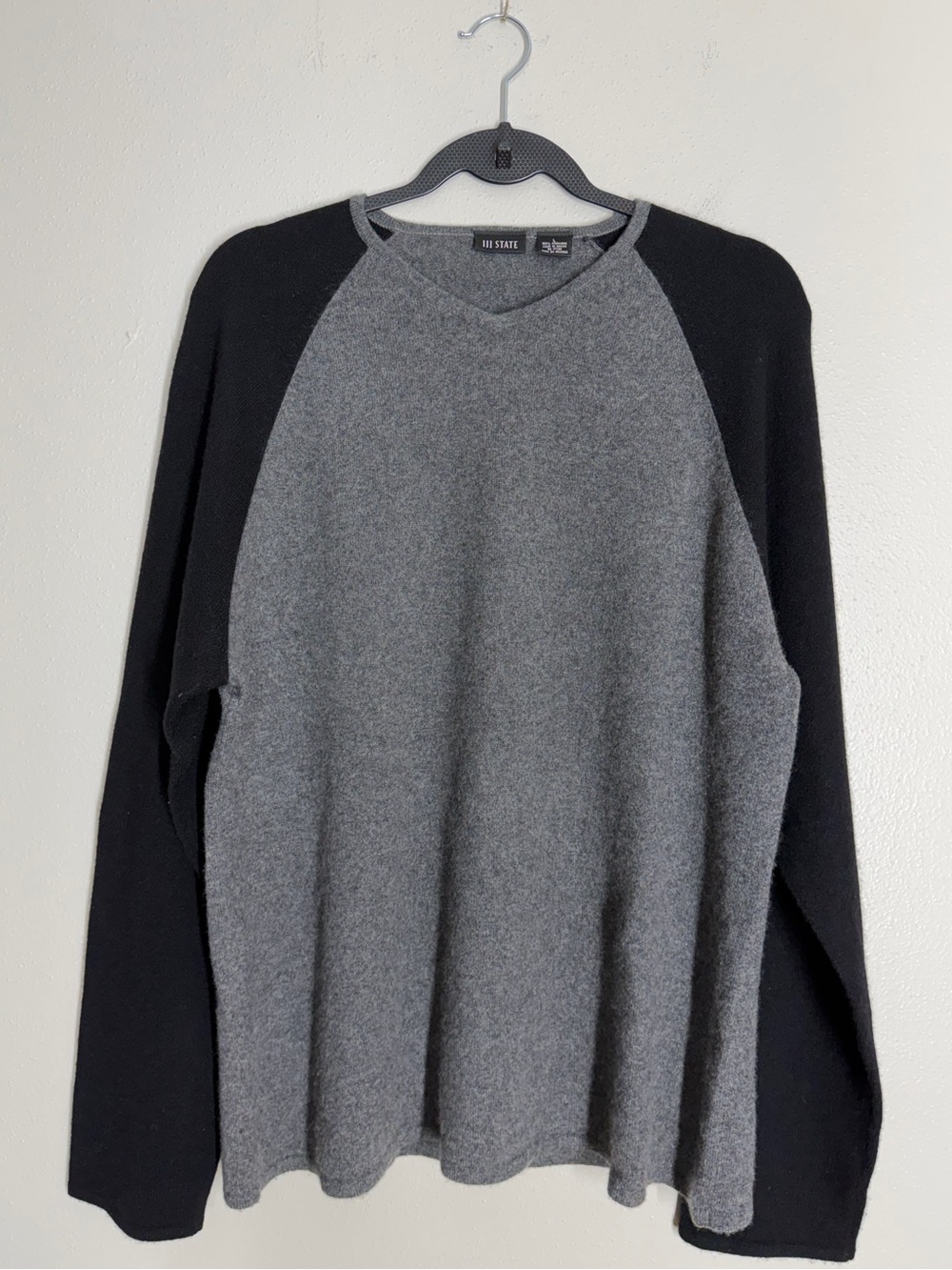 111 State Cashmere V-neck Raglan Sleeve Sweater L gray black